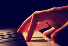 PG电子官网：服装专家：图赫尔穿衣比索斯盖特更休闲，他坚持更放松的风格.